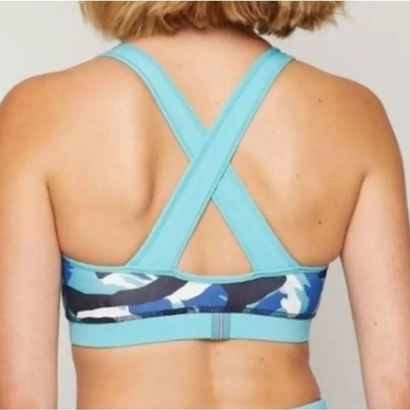 (A11) FourLaps Infinity Sports Bra Women’s crisp camo/porcelain, Size Large, NWT - Picture 2 of 6